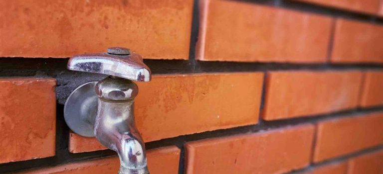 知られざる浄水器の真実安全で美味しい水を手に入れる秘訣 知られざる浄水器の真実安全で美味しい水を手に入れる秘訣